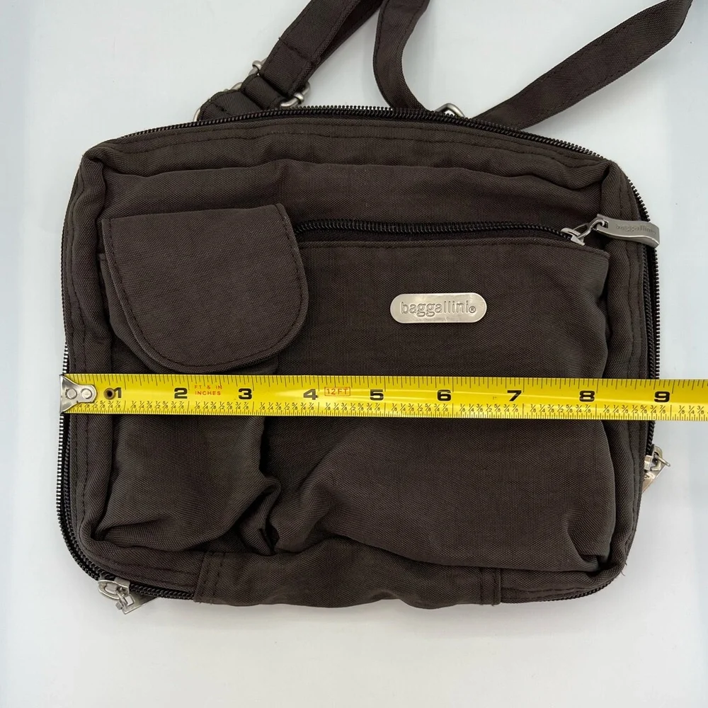 Baggallini Brown Crossbody Handbag  Purse Pockets Pouches Casual Travel Vacation